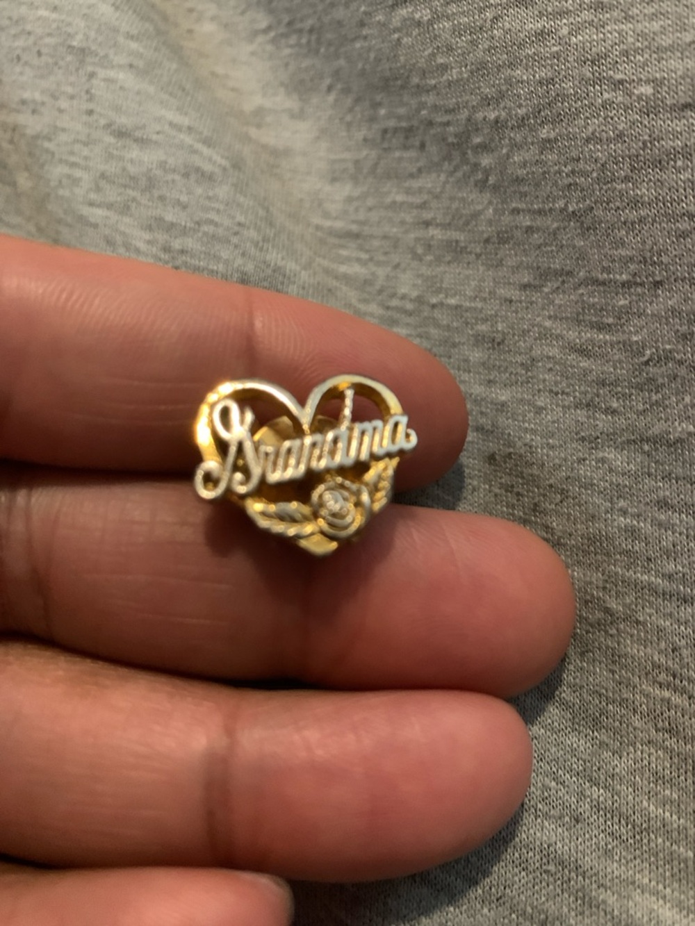 Vintage Grandma Heart Name Pin in Gold